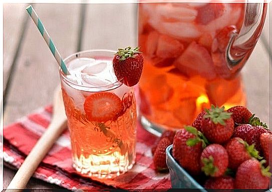 strawberry-water