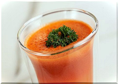 Orange and carrot juice for cystitis