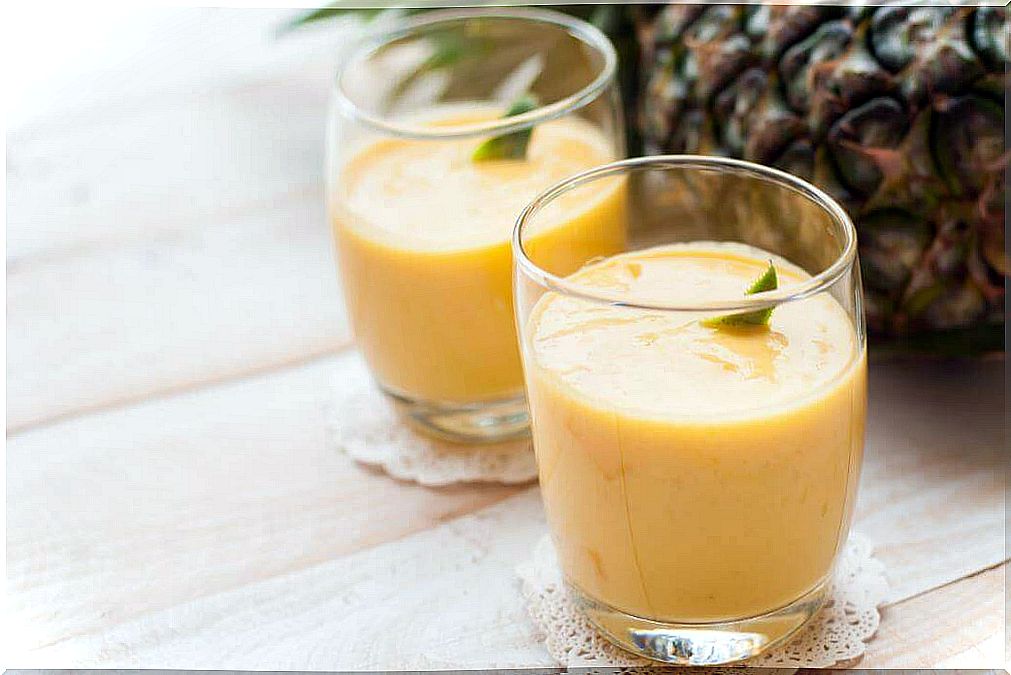 Pineapple and ginger smoothie for your detox diet