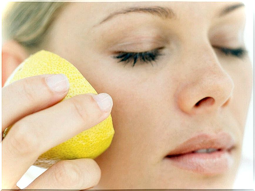 Use lemon to beautify your skin naturally