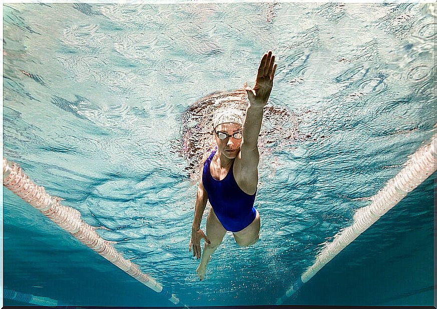 Woman doing swimming
