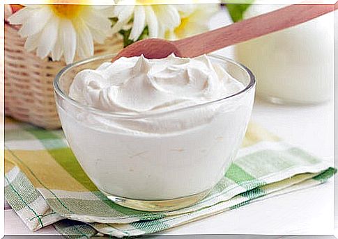 Yogurt-and-green-tea-facial-cream