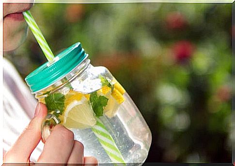 One of the most popular fruit drinks is water flavored with lemon wedges.