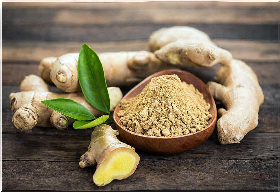 Fresh and ground ginger root.