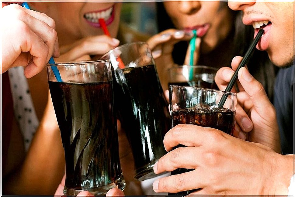 How Sweet Fizzy Drinks Harm Our Body