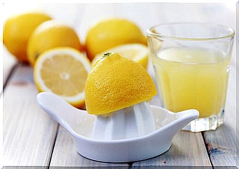 Lemon juice for headaches