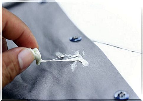 There are certain tricks to removing chewing gum from clothing.