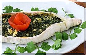 Turkish vegetable order with spinach