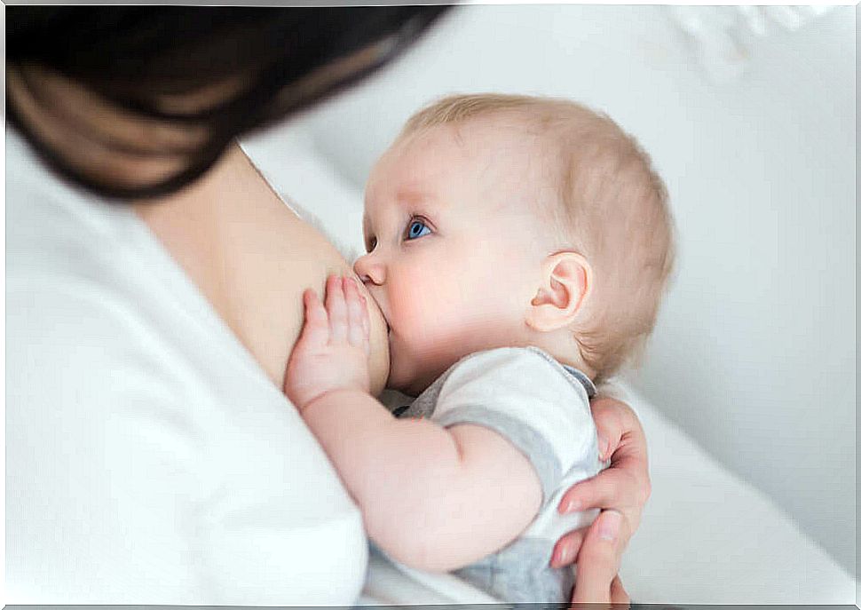 What is the recommended diet for breastfeeding