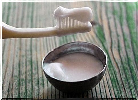 Coconut-oil-teeth